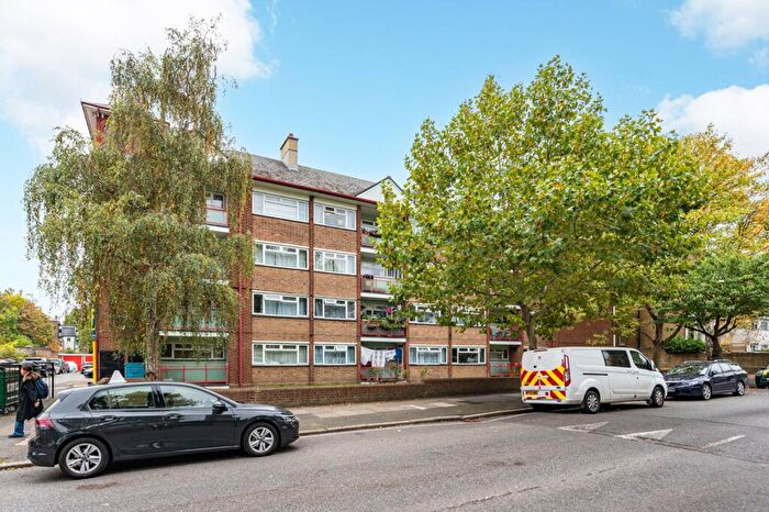 1 Bedroom Flat For Sale In Wickham Road, Brockley, London, SE4