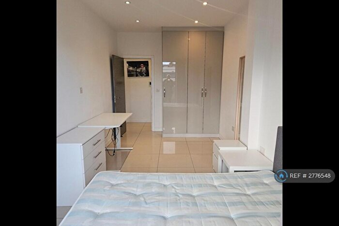 2 Bedroom Flat To Rent In Old Street, London, EC1V