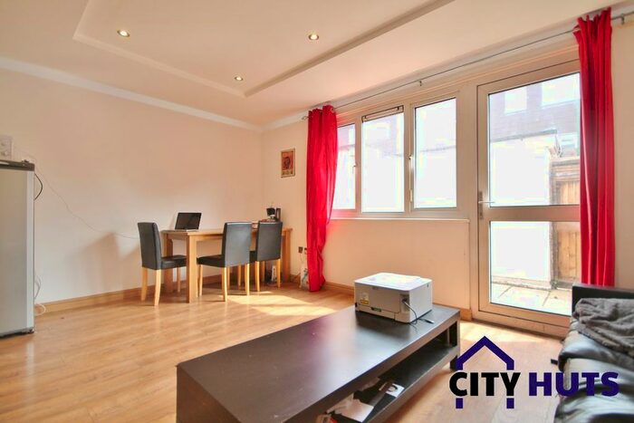 6 Bedroom Terraced House To Rent In Corporation Street, Caledonian Road, N7