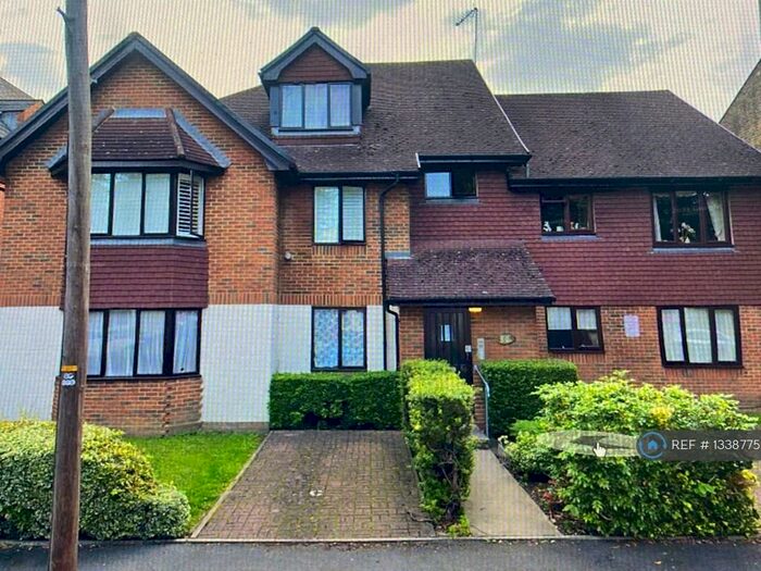2 Bedroom Flat To Rent In Lenham Road, Sutton, SM1