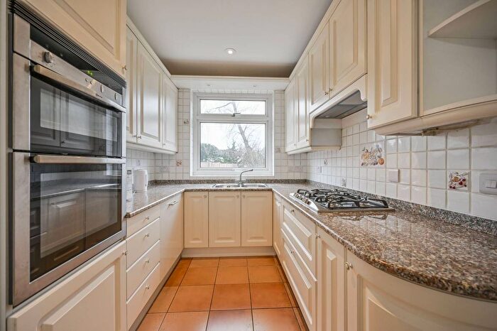 4 Bedroom Detached House To Rent In Aylmer Road, East Finchley, London, N2