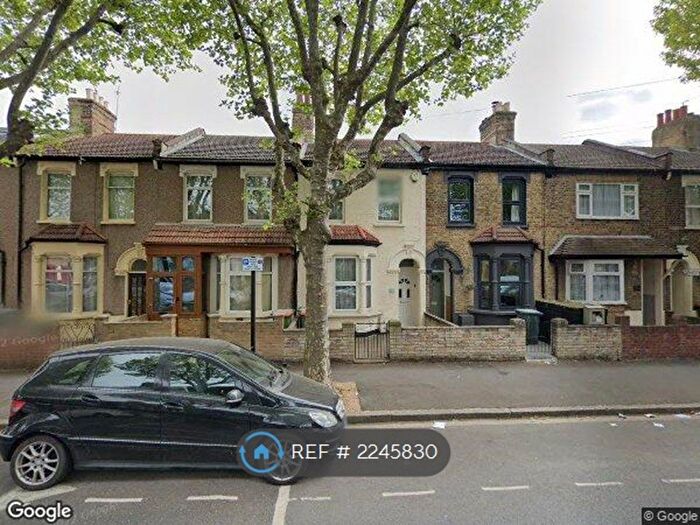 3 Bedroom Terraced House To Rent In New City Road, London, E13