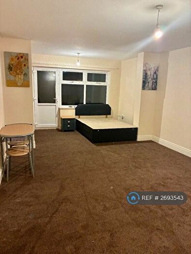 Studio To Rent In Mayfield Road, Birmingham, B13