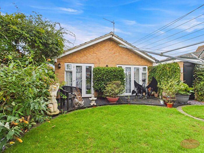2 Bedroom Detached Bungalow For Sale In Mountbatten Close, Christchurch, BH23
