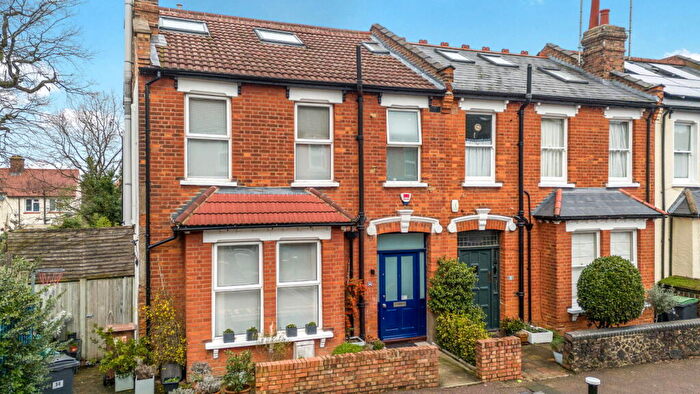 4 Bedroom End Of Terrace House For Sale In Coldfall Avenue, N10