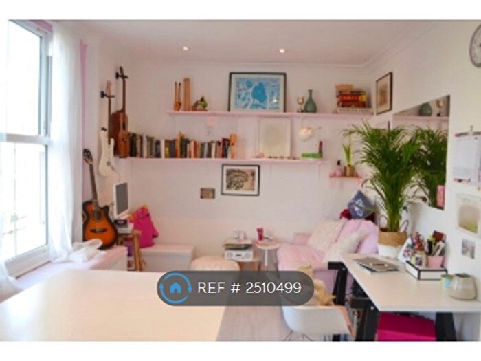 2 Bedroom Flat To Rent In Coldharbour Lane, London, SE5