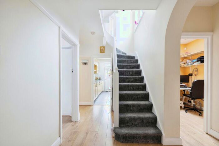 5 Bedroom Semi-Detached House For Sale In Kingshill Drive, Harrow, HA3