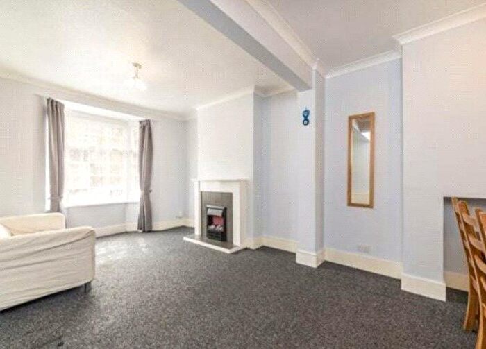 2 Bedroom Detached House To Rent In Braemar Road, Brentford, TW8