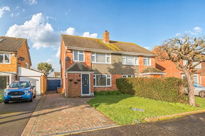 3 Bedroom Semi Detached House For Sale In Glenwood Road, Emsworth, PO10