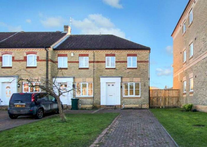 2 Bedroom House To Rent In Riverside View, Norton, Malton, YO17