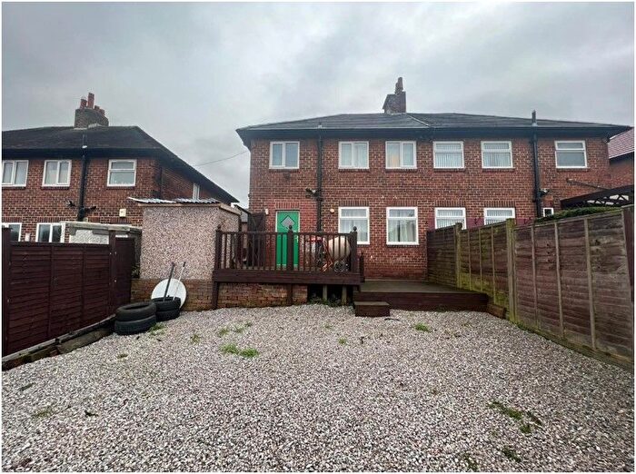 3 Bedroom Semi-Detached House To Rent In Brock Bank, Huddersfield, HD5