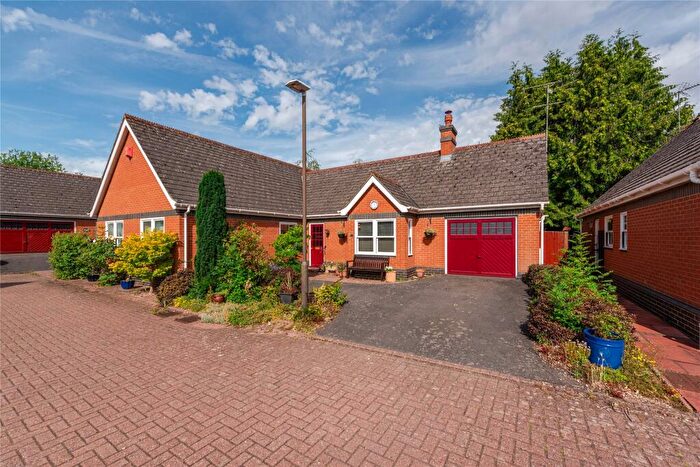 3 Bedroom Bungalow For Sale In Hawkins Close, Stony Stratford, Milton Keynes, Buckinghamshire, MK11