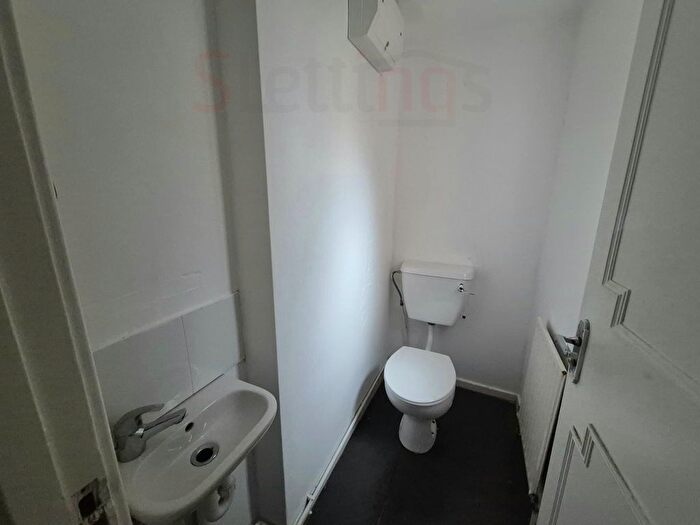 4 Bedroom Terraced House To Rent In Wheatley Close, London, NW4