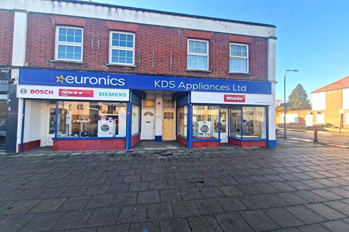 1 Bedroom Apartment To Rent In Beehive Lane, Gants Hill, IG1