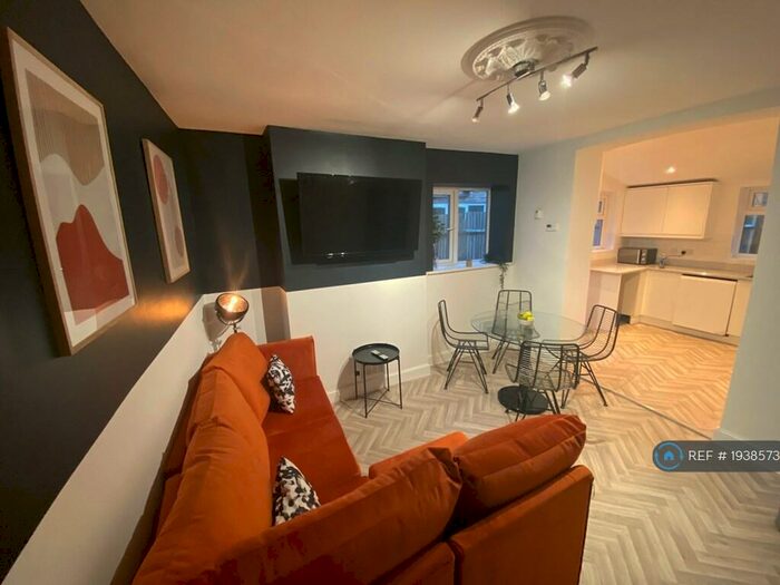 3 Bedroom Semi-Detached House To Rent In Albert Street West, Failsworth, Manchester, M35