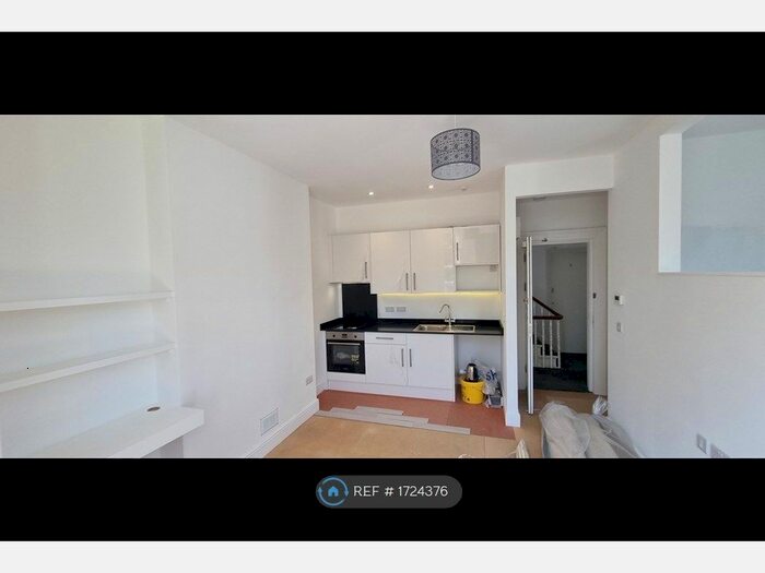 Studio To Rent In Selborne Road, Hove, BN3