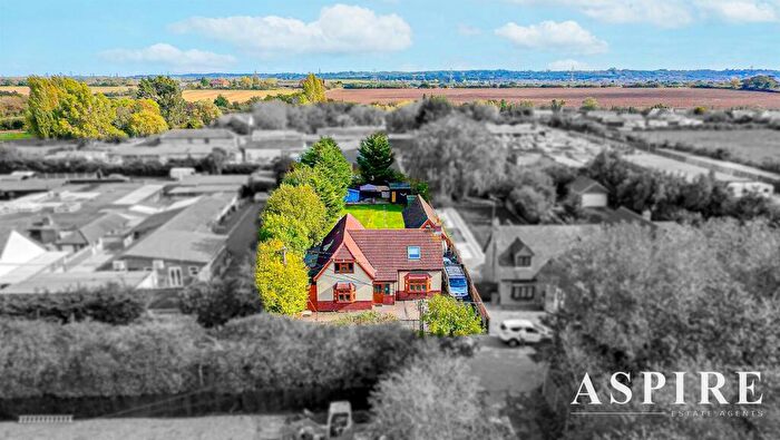 6 Bedroom Detached House For Sale In Lower Avenue, Pitsea, SS13