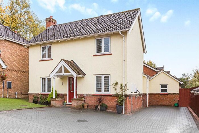4 Bedroom Detached House For Sale In Martins Drive, Hertford, SG13