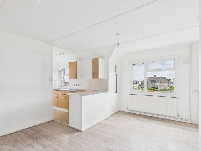2 Bedroom Flat For Sale In Chywoone Crescent, Penzance, TR18