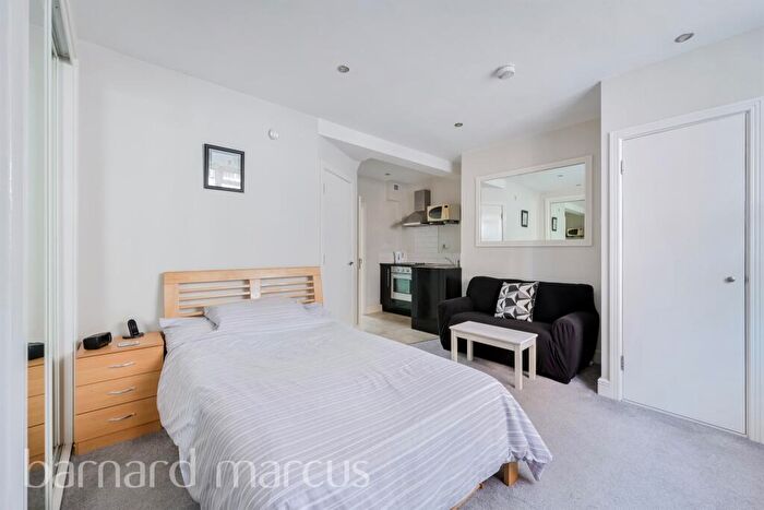 Studio For Sale In Balaclava Road, Surbiton, KT6