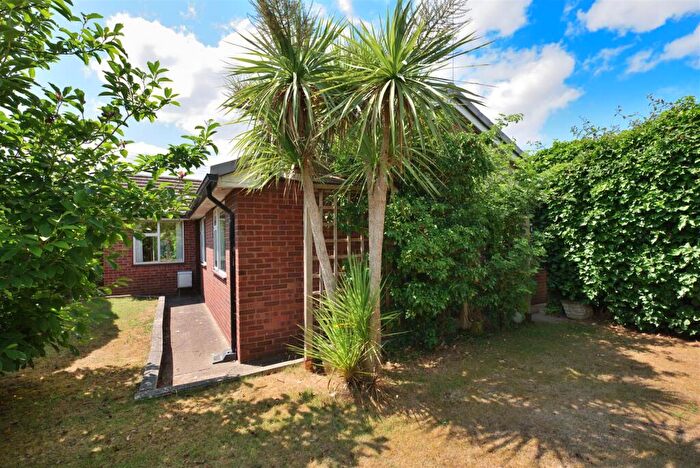 3 Bedroom Bungalow For Sale In Croft Road, Clehonger, Hereford, HR2