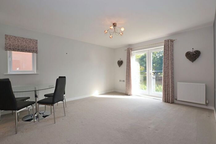 2 Bedroom Flat To Rent In Tomlin House, Hill View Road, Malvern, WR14