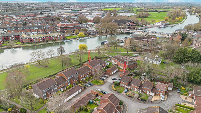 1 Bedroom Apartment For Sale In Crendon Court, Caversham, Reading, RG4