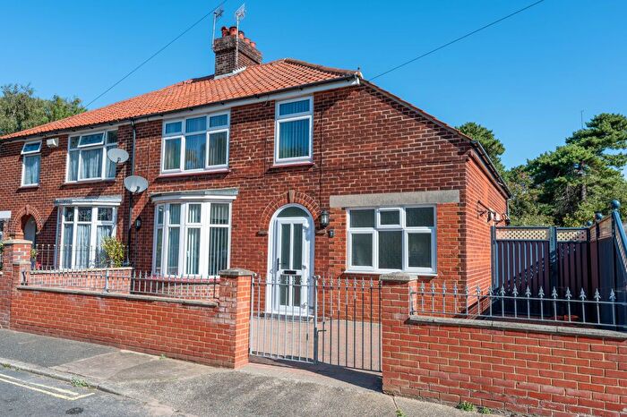 3 Bedroom Semi Detached House For Sale In Marina Gardens, Felixstowe, IP11