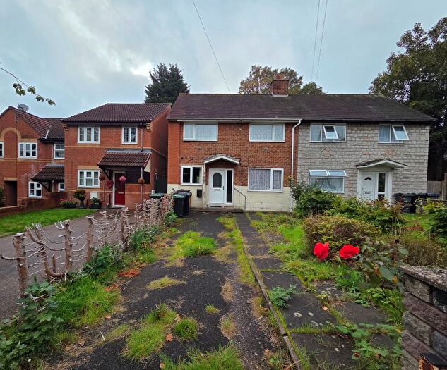 3 Bedroom Semi Detached House For Sale In Collingbourne Avenue, Castle Bromwich, Birmingham, West Midlands, B36