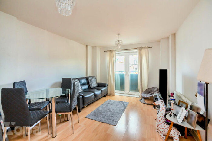 1 Bedroom Flat For Sale In High Street, Rochester, ME1