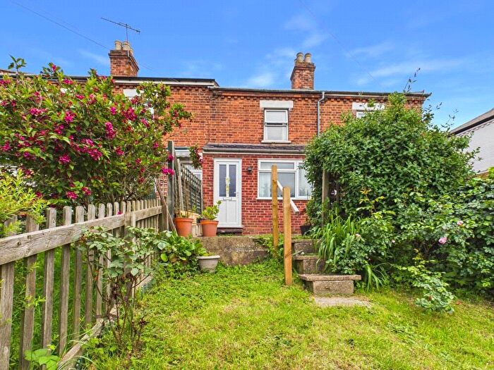 2 Bedroom Terraced House For Sale In Bath Road, Stroud, Gloucestershire, GL5