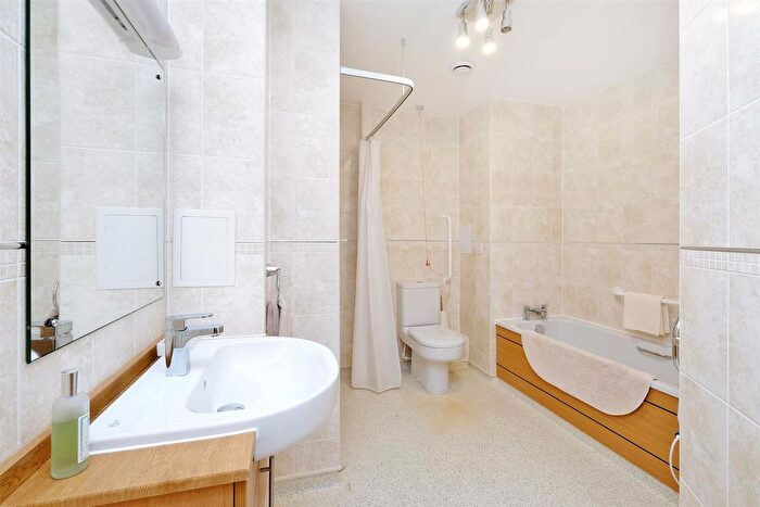 1 Bedroom Flat For Sale In Florence Court, North Deeside Road, Aberdeen, AB15