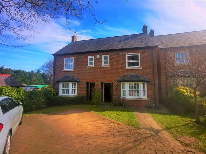 3 Bedroom Detached House To Rent In Cravells Road, Harpenden, AL5