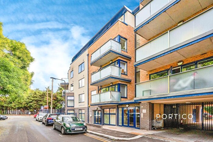 2 Bedroom Apartment To Rent In Trinity Close, Leytonstone, E11