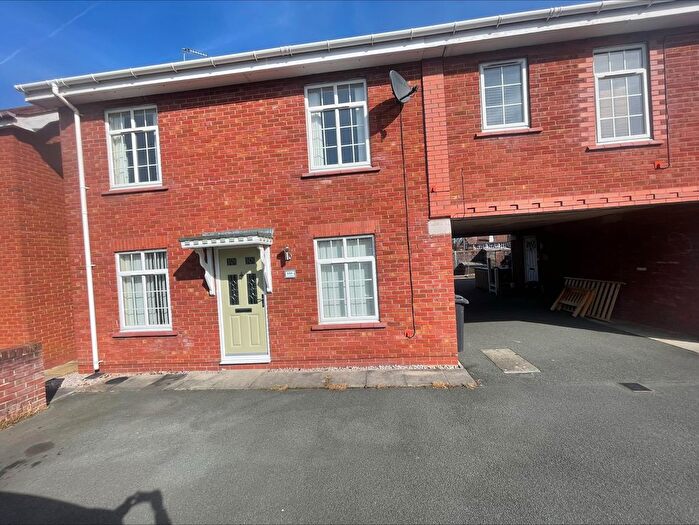 2 Bedroom Property To Rent In Princes Drive, Colwyn Bay, LL29