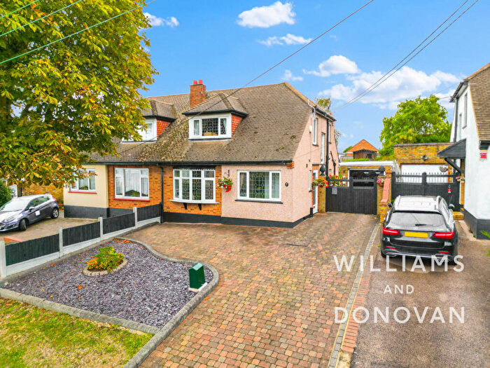 3 Bedroom Semi-Detached House For Sale In Hullbridge Road, Rayleigh, SS6