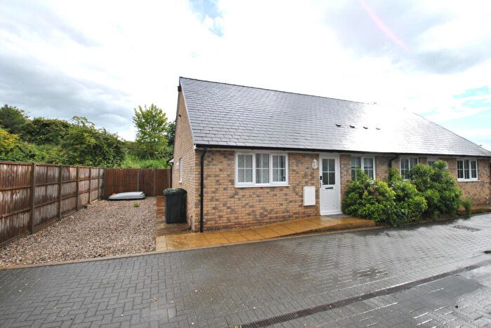 2 Bedroom Semi-Detached Bungalow For Sale In Hitchin Road, Arlesey, SG15