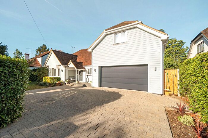 4 Bedroom Detached House For Sale In Boulters Lane, Maidenhead, SL6