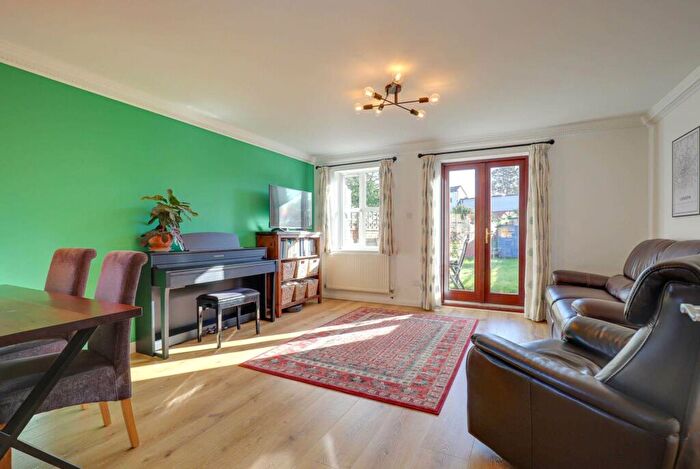 3 Bedroom End Of Terrace House For Sale In Elliots Way, Caversham, RG4