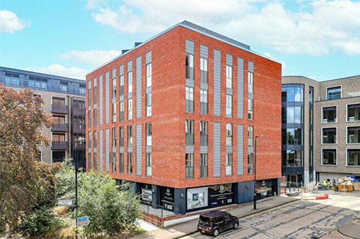 1 Bedroom Apartment To Rent In Civic Close, St. Albans, Hertfordshire, AL1