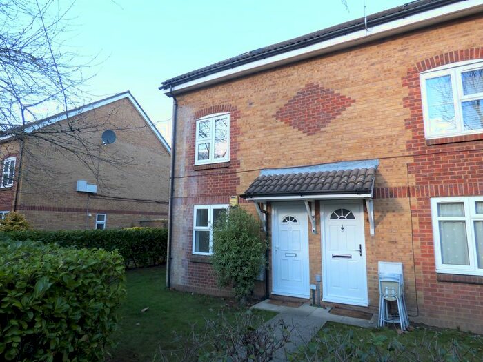 2 Bedroom Maisonette To Rent In Maplin Park, Slough, SL3