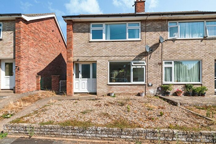 3 Bedroom Semi Detached House For Sale In Garden Close, Bungay, NR35