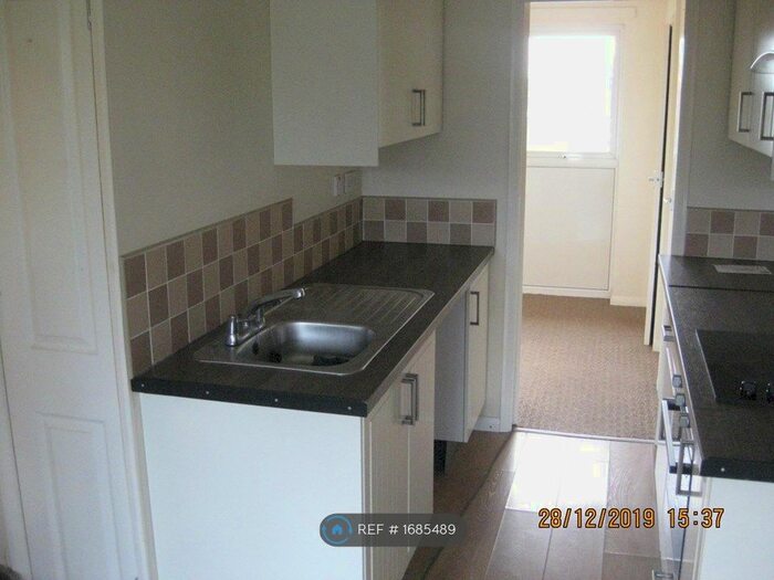 1 Bedroom Maisonette To Rent In Treetops Drive, Willenhall, WV12