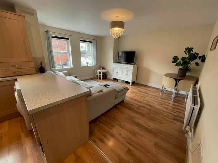 2 Bedroom Flat To Rent In Sandringham Court, Chester Le Street, DH3