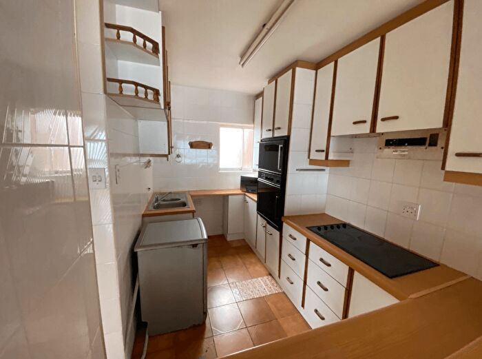 2 Bedroom Flat To Rent In Scarbrook Road, CR0