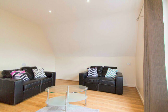 3 Bedroom House To Rent In Kirkstall Road, Leeds, LS4