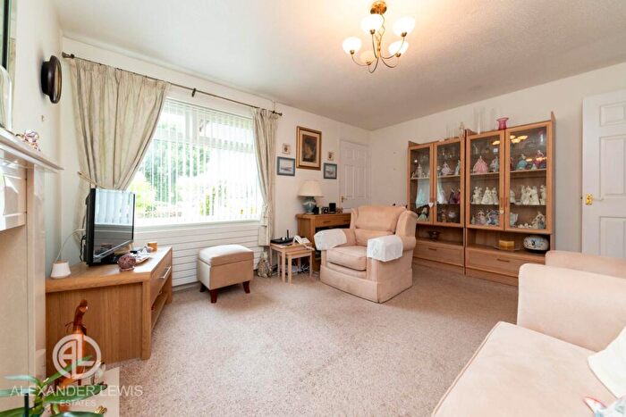 2 Bedroom Bungalow For Sale In Vicarage Close, Arlesey, Beds, SG15
