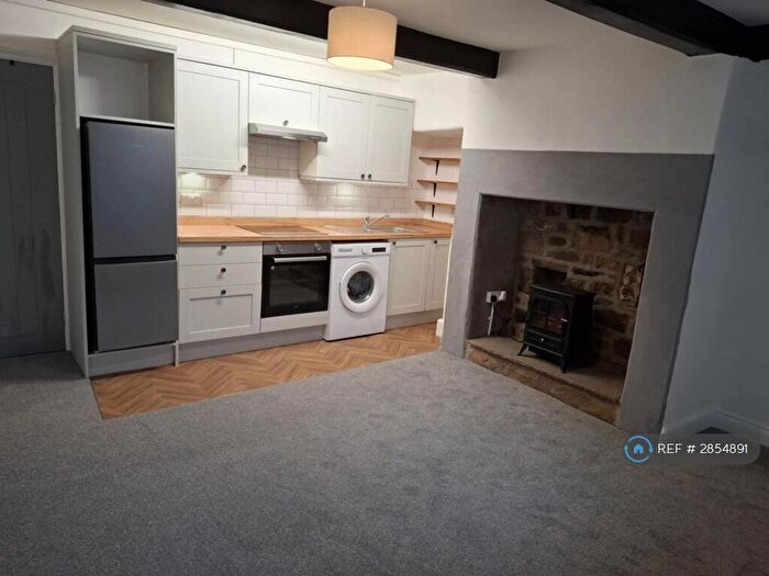 1 Bedroom Flat To Rent In Briggate, Silsden, Keighley, BD20