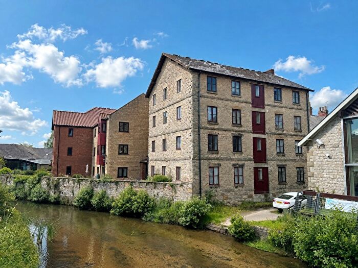 2 Bedroom Flat For Sale In Mill House Apartments, Potter Hill, Pickering, YO18