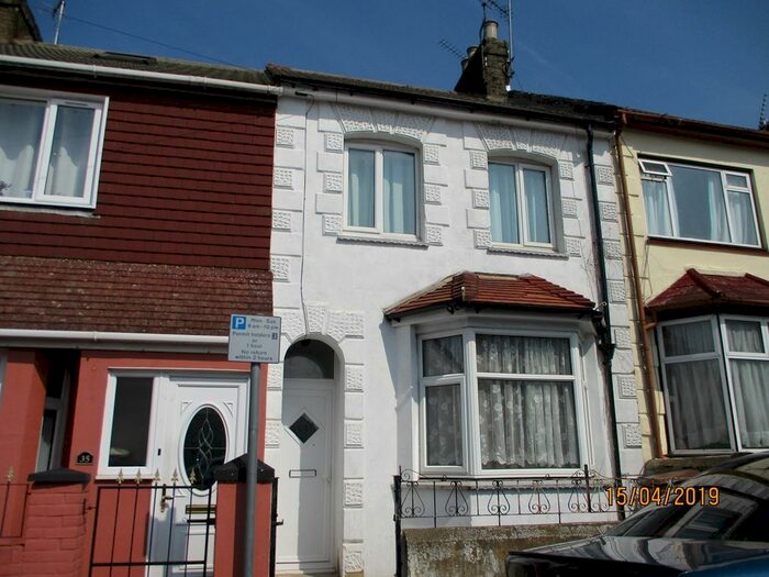 4 Bedroom Terraced House To Rent In Seaview Road, Gillingham, ME7